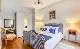 * Le Versaillais*2 min à pied du Château